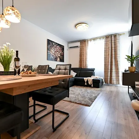 Newly Renovated Apartment Luce Zadar Exterior photo